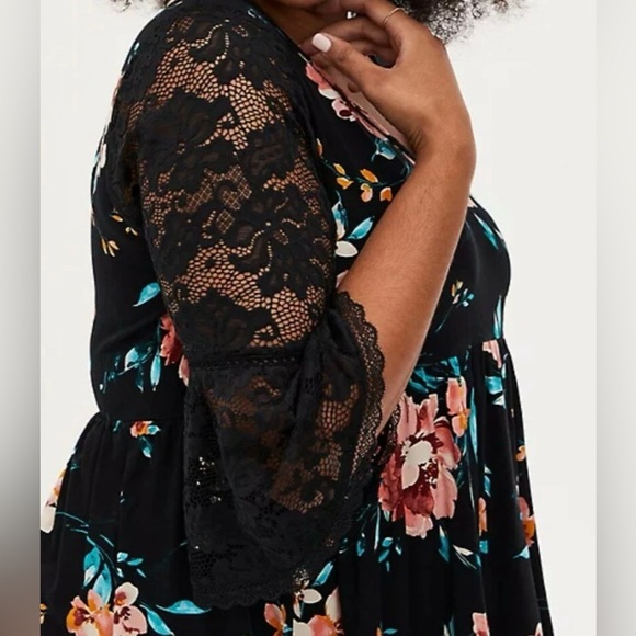 NWT Torrid Black Floral Blouse with Lace Sleeves - Picture 8 of 8